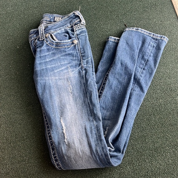 Miss Me Jeans Women’s 26 straight leg stretch blue denim cow print pocket pants - Picture 2 of 9